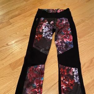 Lululemon leggings size 4